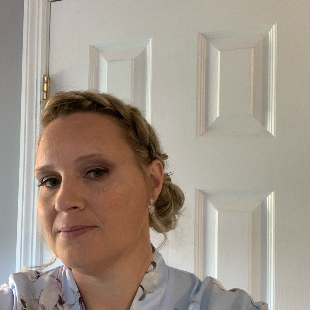 Meet your Posher, Emelia
